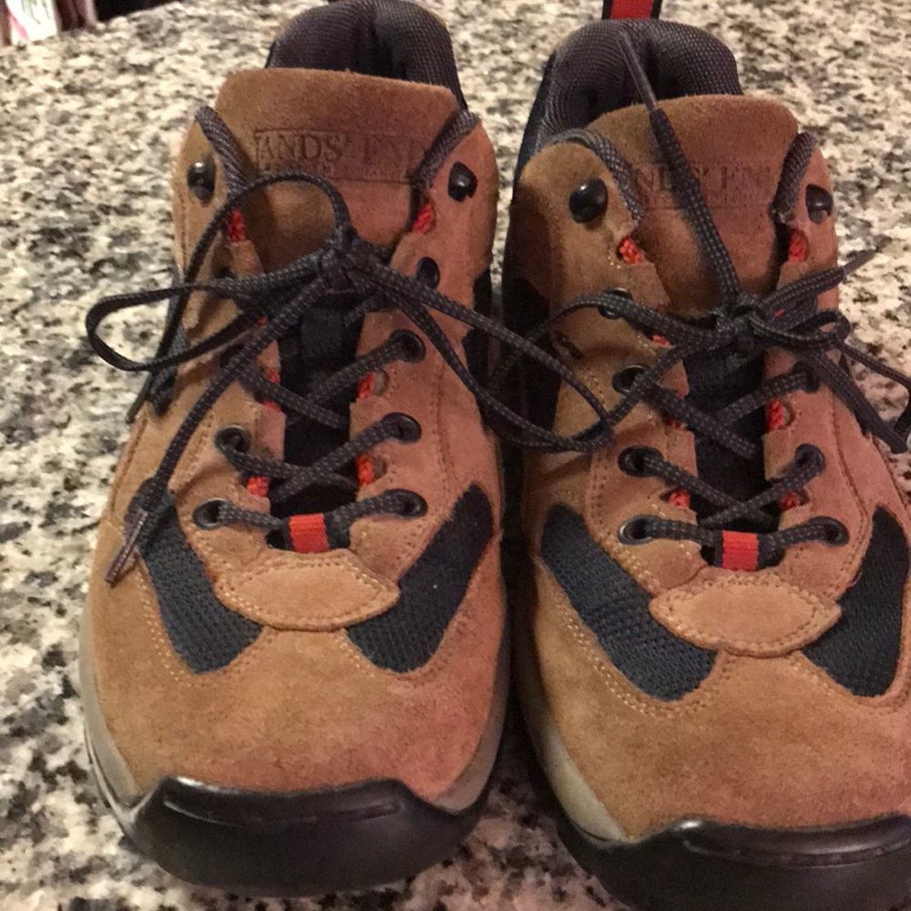 Near New Men’s Size 9 Lace Up Lands End Boots ⭐️